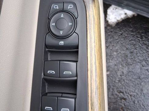 Used 2018 GMC Acadia Denali image 10