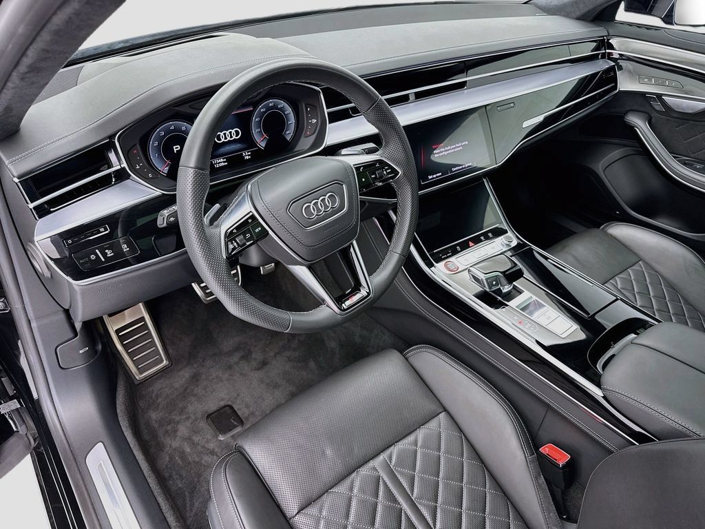 Used 2024 Audi S8 AWD/4WD image 9