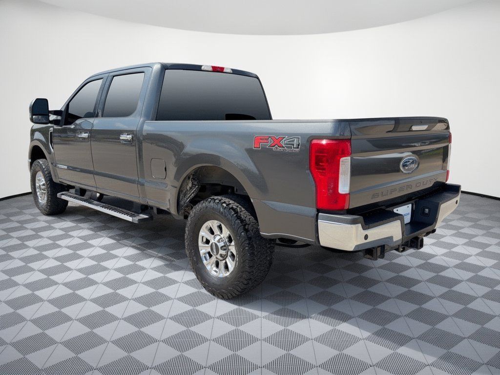 Used 2019 Ford F250 XLT w/ XLT Premium Package AWD/4WD image 3