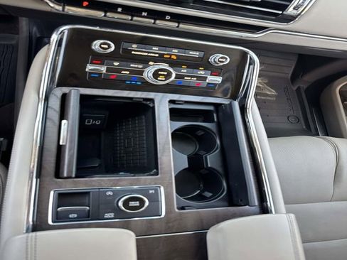 Used 2024 Lincoln Navigator L Reserve AWD/4WD image 25