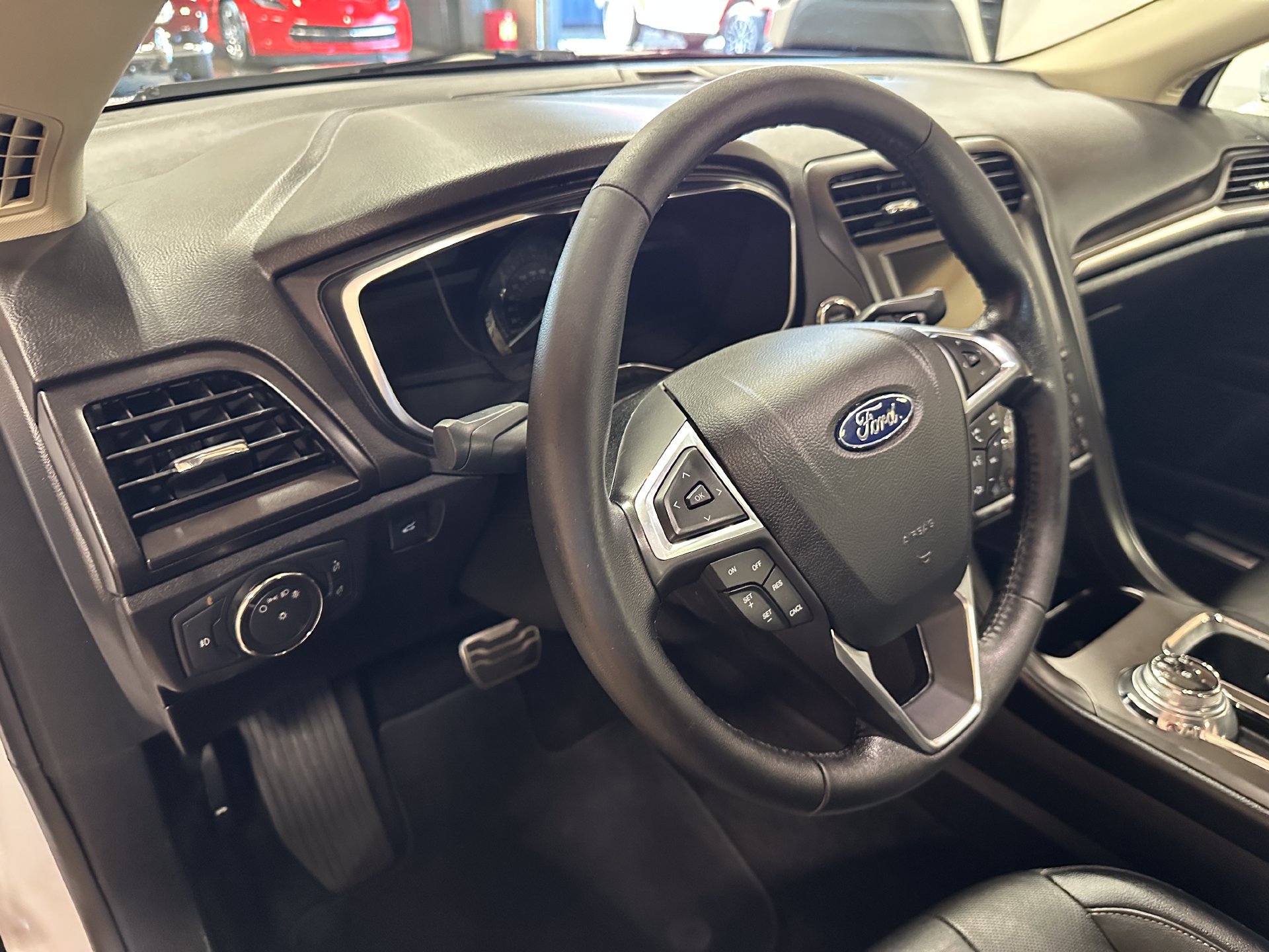 Used 2018 Ford Fusion Titanium AWD/4WD image 12