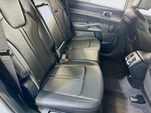Used 2025 Kia Sorento S AWD/4WD image 20