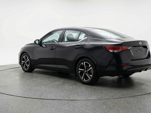 Used 2025 Nissan Sentra SV image 6