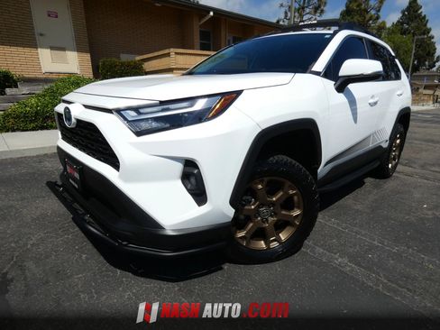 Used 2023 Toyota RAV4 AWD Hybrid image 15