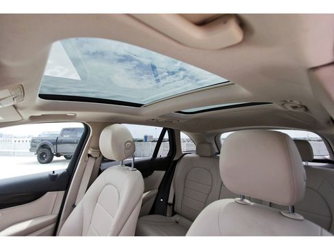 Used 2016 Mercedes-Benz GLC 300 image 24