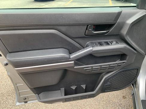 Used 2024 Toyota Tacoma SR5 w/ SR5 Upgrade Package AWD/4WD image 12