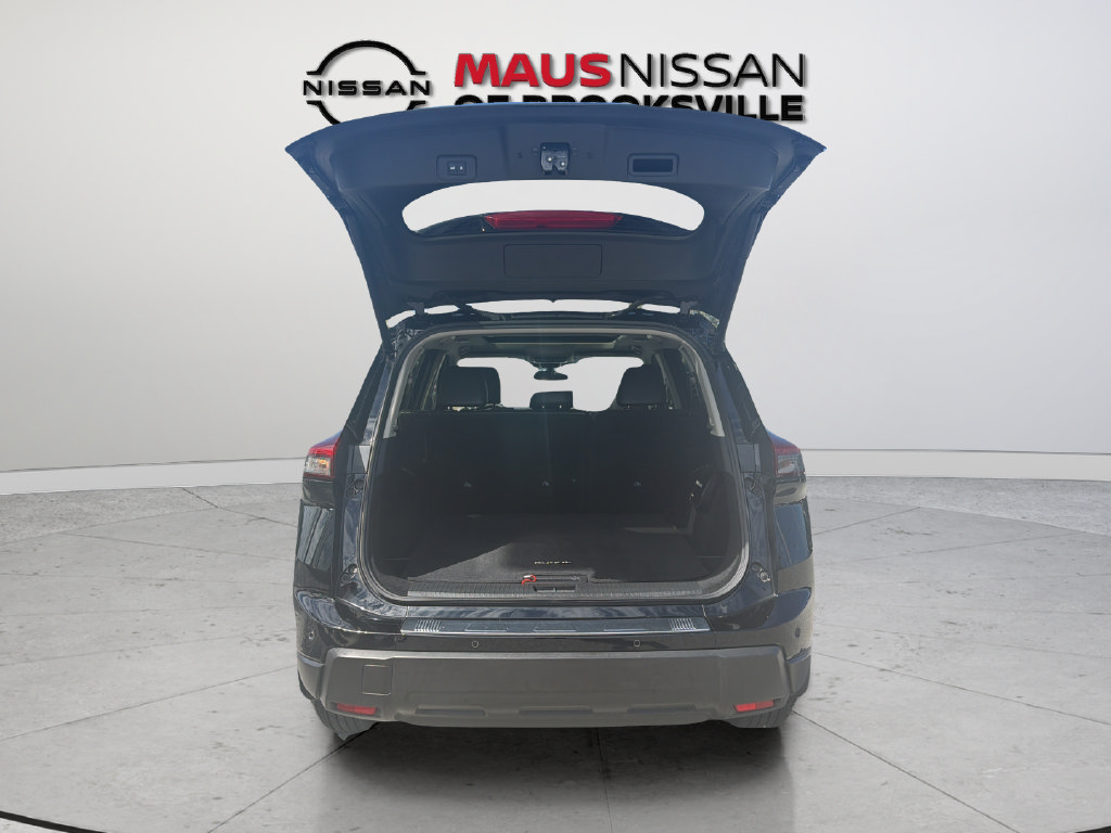Certified 2025 Nissan Rogue SV w/ SV Premium Package FWD image 18