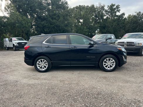 Used 2021 Chevrolet Equinox LT image 2