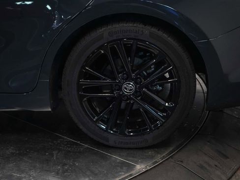 Used 2025 Toyota Camry SE w/ Multimedia Upgrade Package image 10