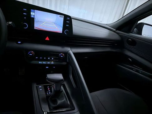 Used 2025 Hyundai Elantra Sport image 19