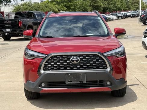 Used 2024 Toyota Corolla Cross XLE w/ Convenience Package FWD image 8