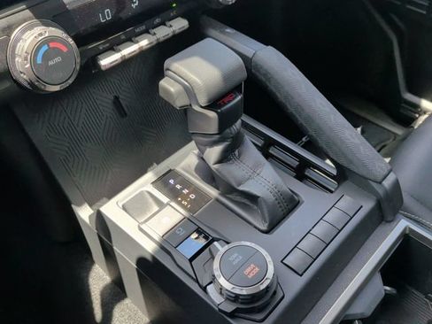 Used 2025 Toyota Tacoma TRD Sport AWD/4WD image 26