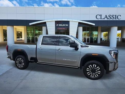 Used 2024 GMC Sierra 2500 Denali Ultimate w/ Max Trailering Package AWD/4WD image 9
