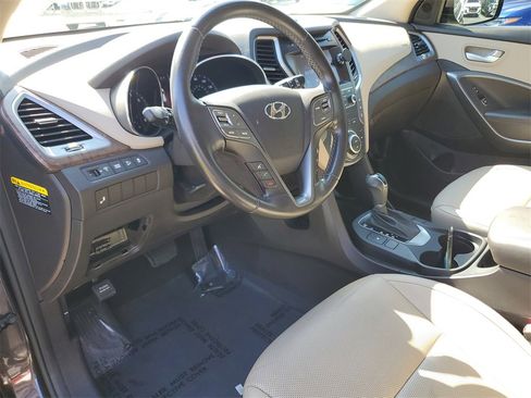 Used 2017 Hyundai Santa Fe Limited image 22