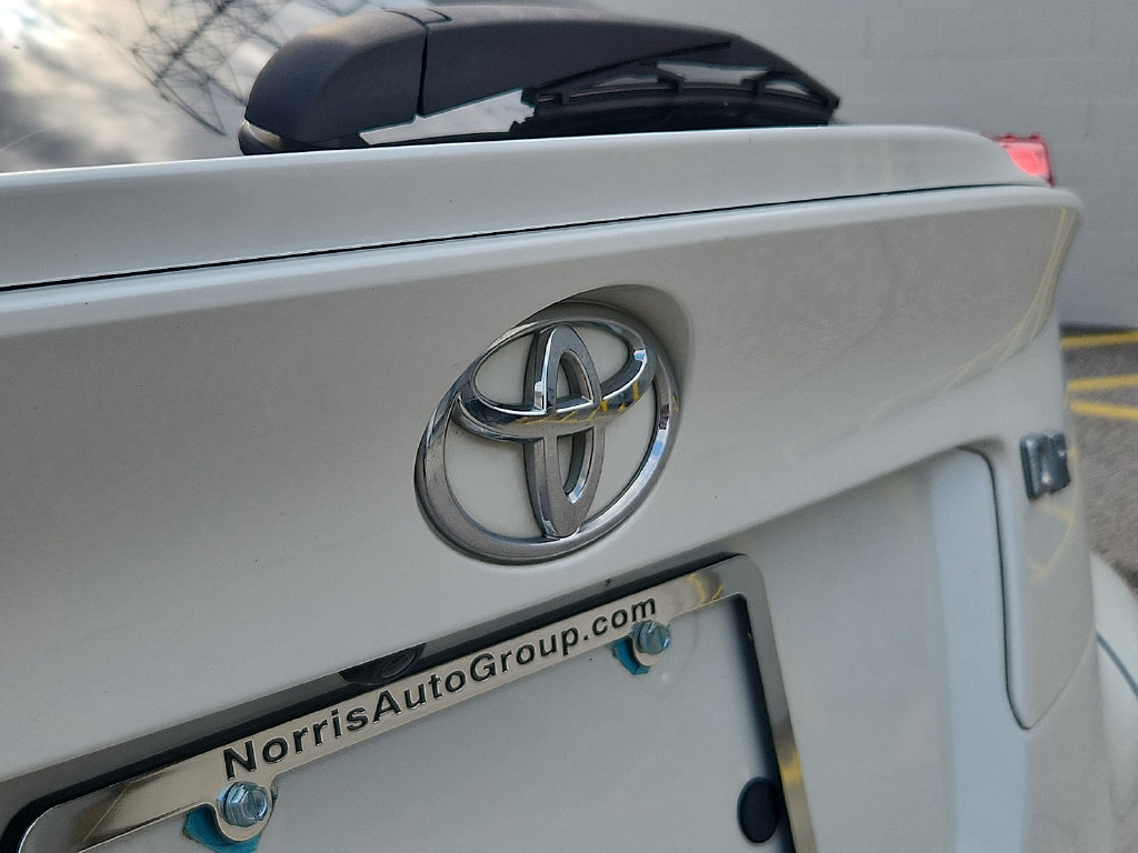 Used 2019 Toyota C-HR LE FWD image 23