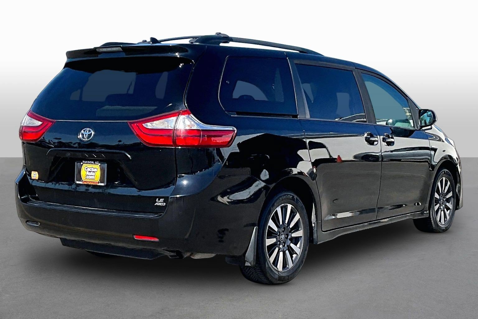Used 2018 Toyota Sienna LE AWD/4WD image 2