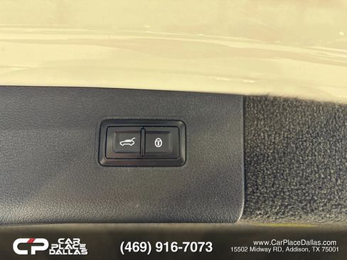 Used 2020 Bentley Bentayga AWD/4WD image 23