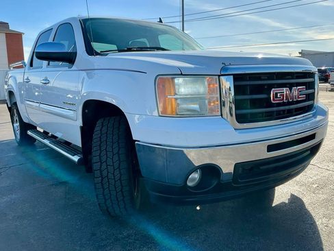 Used 2011 GMC Sierra 1500 SLE w/ Regional Value Package image 2