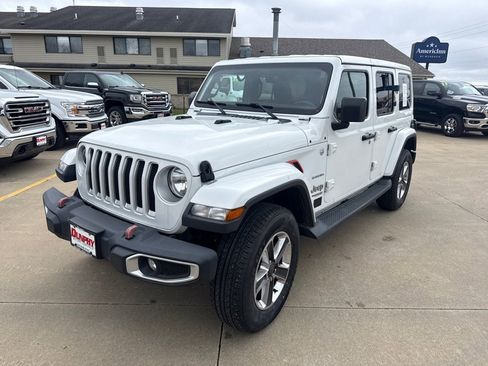 Used 2019 Jeep Wrangler Unlimited Sahara w/ Dual Top Group AWD/4WD image 1