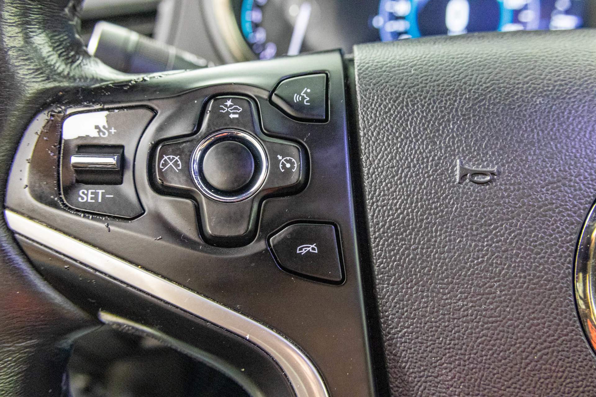 Used 2015 Buick LaCrosse Leather FWD image 33