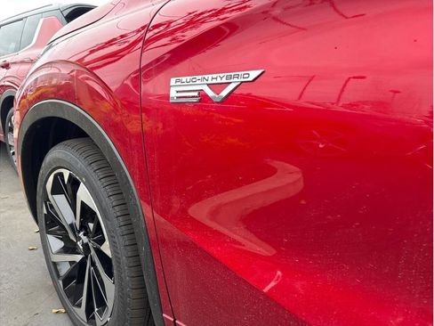 Used 2025 Mitsubishi Outlander SEL image 10