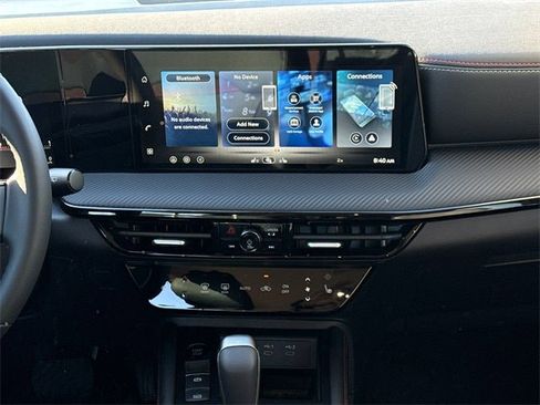 New 2026 Nissan Kicks SR w/ Cold Weather Package image 15