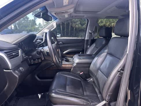 Used 2017 Chevrolet Suburban LT RWD image 10