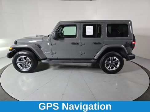 Used 2019 Jeep Wrangler Unlimited Sahara image 3