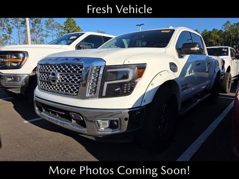 Used 2017 Nissan Titan SV image 1