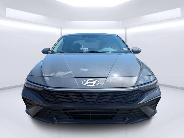 Used 2024 Hyundai Elantra SEL FWD image 8