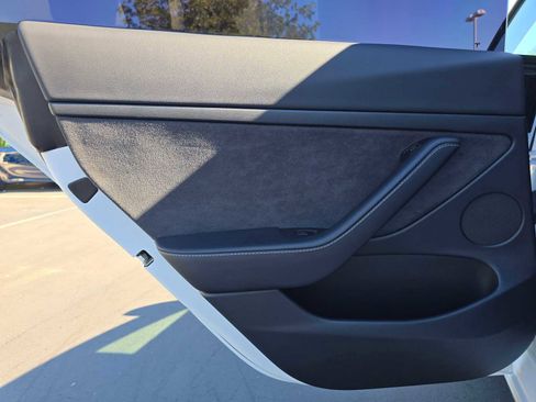 Used 2023 Tesla Model 3 Standard Range image 15