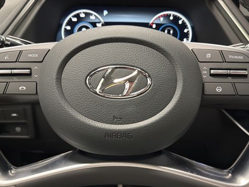 Used 2023 Hyundai Sonata SEL w/ Convenience Package FWD image 16