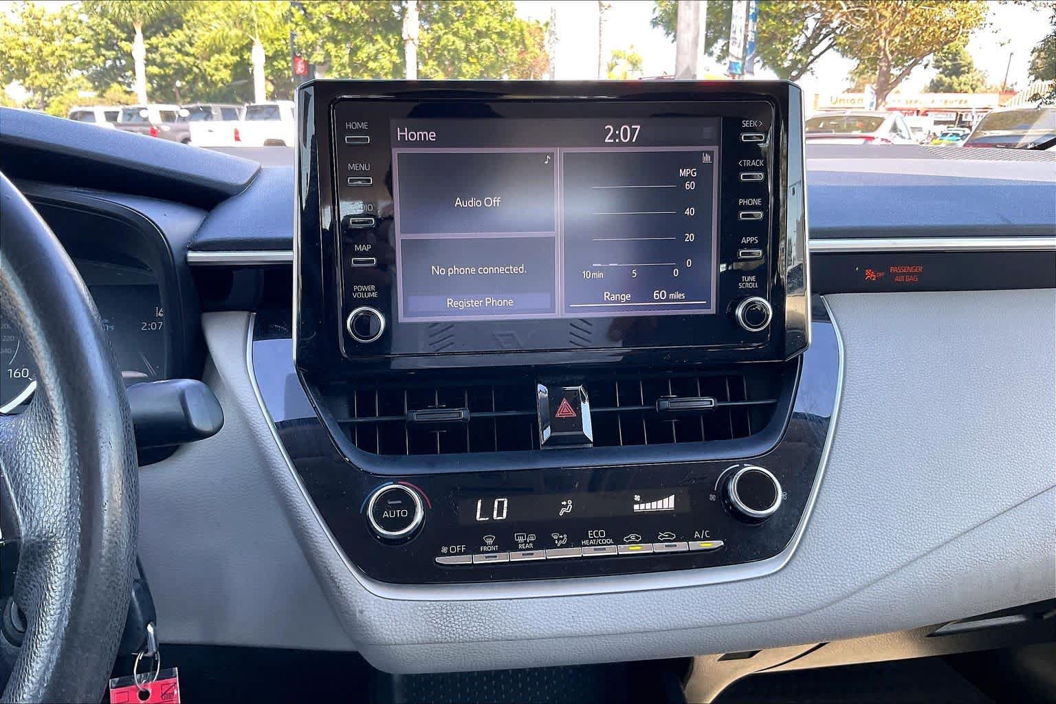 Used 2020 Toyota Corolla LE FWD image 31