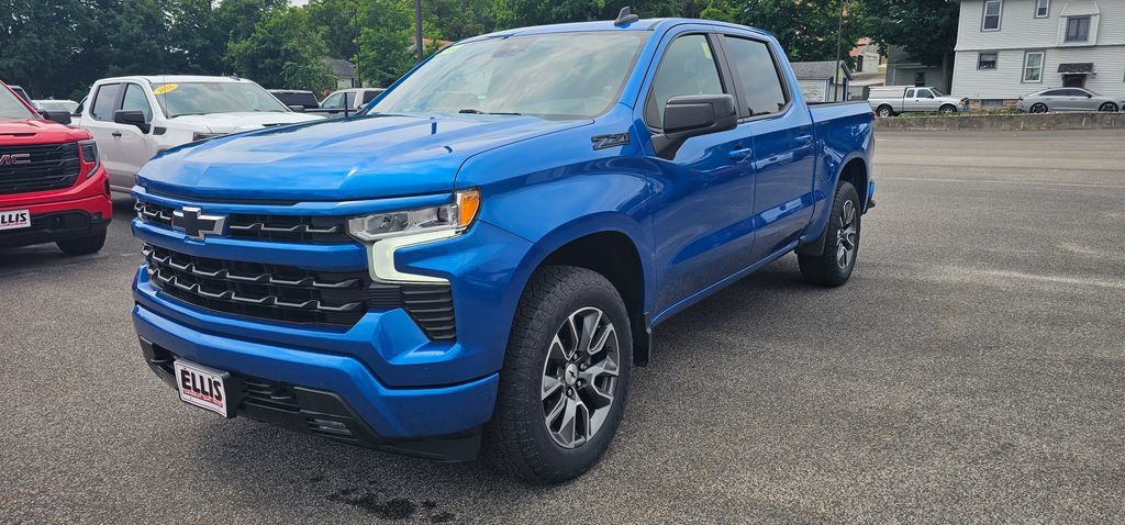 Used 2023 Chevrolet Silverado 1500 RST w/ Z71 Off-Road Package AWD/4WD image 3