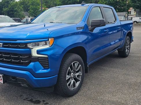 Used 2023 Chevrolet Silverado 1500 RST w/ Z71 Off-Road Package AWD/4WD image 3