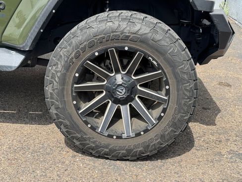 Used 2021 Jeep Wrangler Unlimited Sahara AWD/4WD image 22