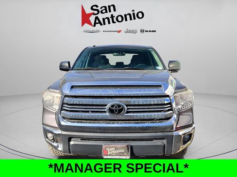 Used 2017 Toyota Tundra SR5 image 2