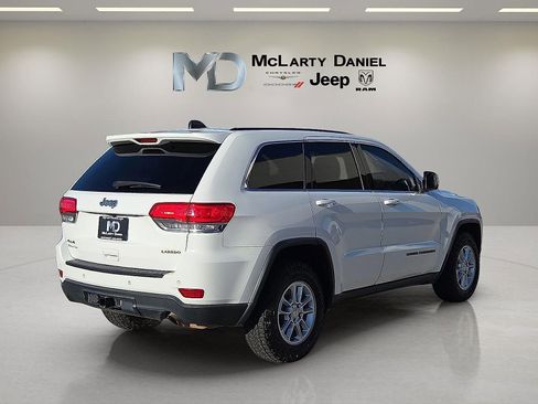 Used 2018 Jeep Grand Cherokee Laredo image 5