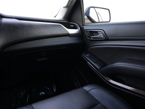 Used 2020 Chevrolet Suburban LT w/ Texas Edition Package image 8