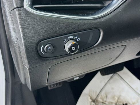 Used 2020 Chevrolet Malibu LT image 10