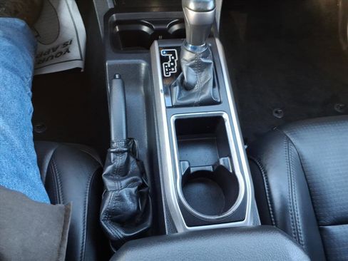 Used 2023 Toyota Tacoma Limited image 14