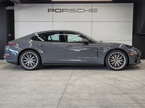 Certified 2025 Porsche Panamera Base image 28