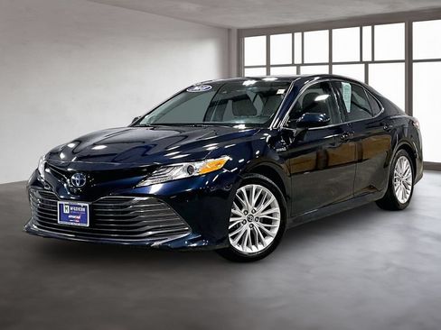 Used 2018 Toyota Camry XLE w/ Audio Package FWD image 1