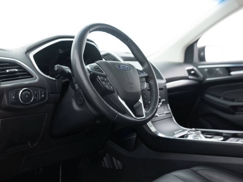 Used 2019 Ford Edge Titanium w/ Equipment Group 301A AWD/4WD image 23