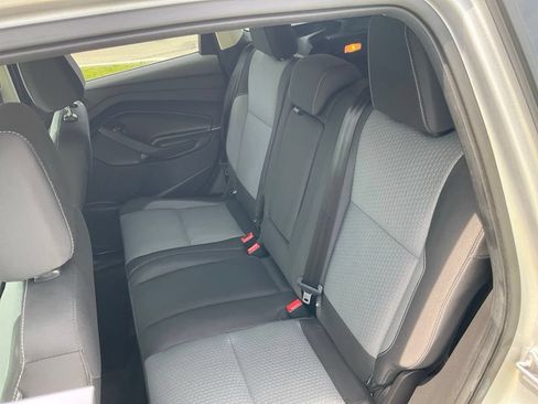 Used 2017 Ford Escape SE w/ Equipment Group 201A AWD/4WD image 12