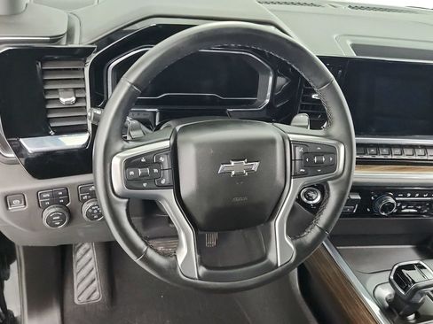 Used 2024 Chevrolet Silverado 1500 LT Trail Boss w/ Convenience Package II AWD/4WD image 18