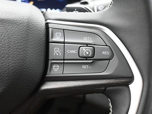 New 2025 Jeep Grand Cherokee Limited image 25