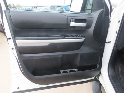 Used 2019 Toyota Tundra SR5 w/ SR5 Upgrade Package RWD image 24