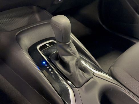 Used 2025 Toyota Corolla LE FWD image 21