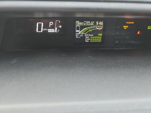 Used 2015 Toyota Prius C Two image 19